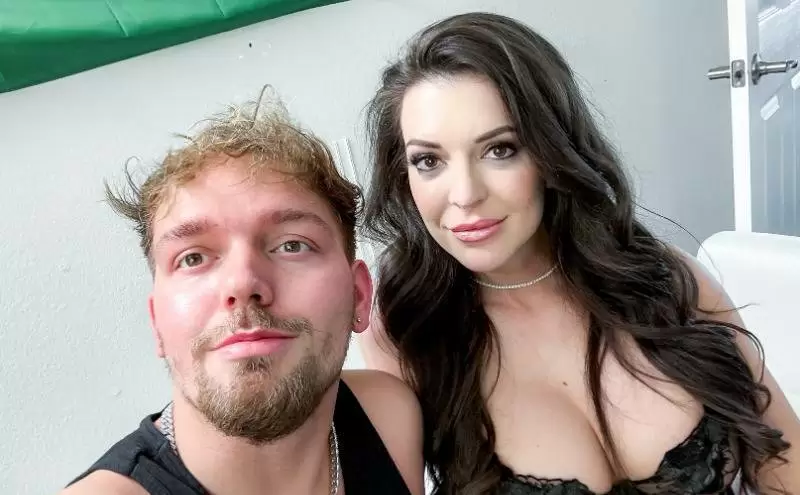 New PervMo-M Elizabeth Skylar Your Stepmom Wants Your Cum in Her Tight Pussy (14-04-2025) Hardcore  Milf  Bigtits  Pov  Roleplay  Family  Stepmom  ILUVY  lulustream.com  savefiles.com