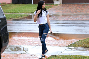 Stranded Teens / Mofos - Sadie Blake Pale Cutie Tastes Married Cock / 22.2.2018